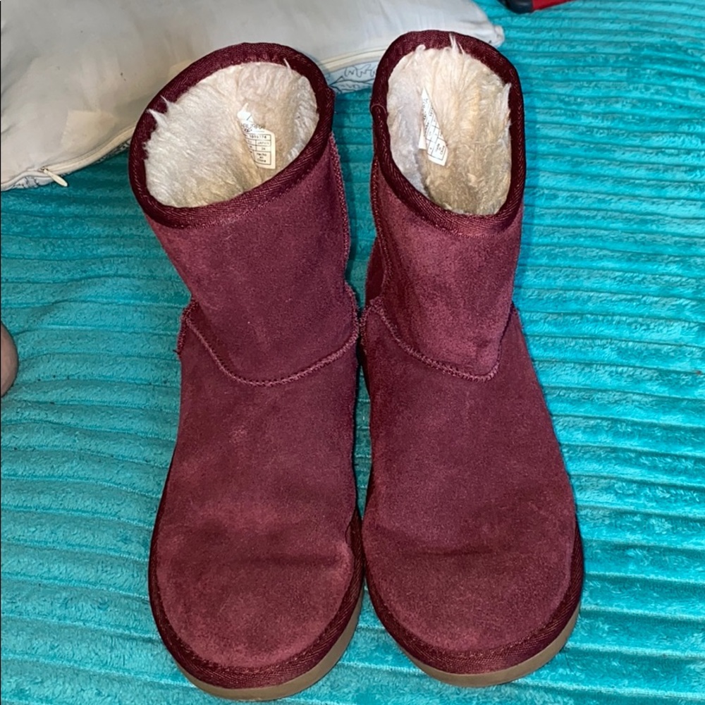 🎀koolaburra by UGG girl size 4 boots
